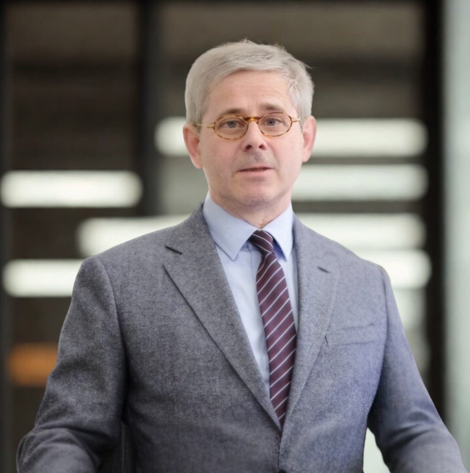 Prof. Dr hab. Jacek  Janowski